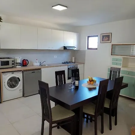 Dom wakacyjny Marmelo Peroj